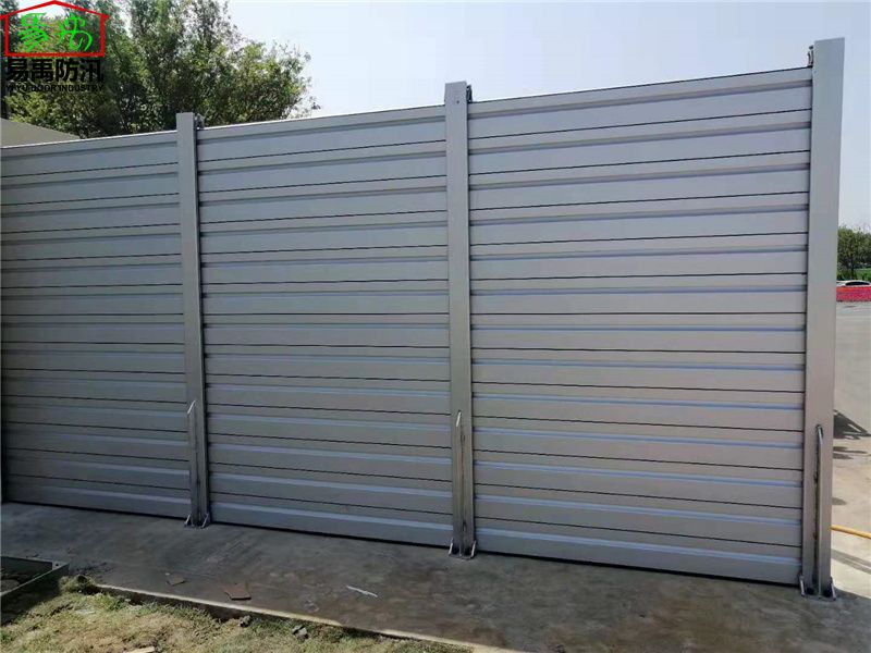 南京长江边铝合金防洪墙